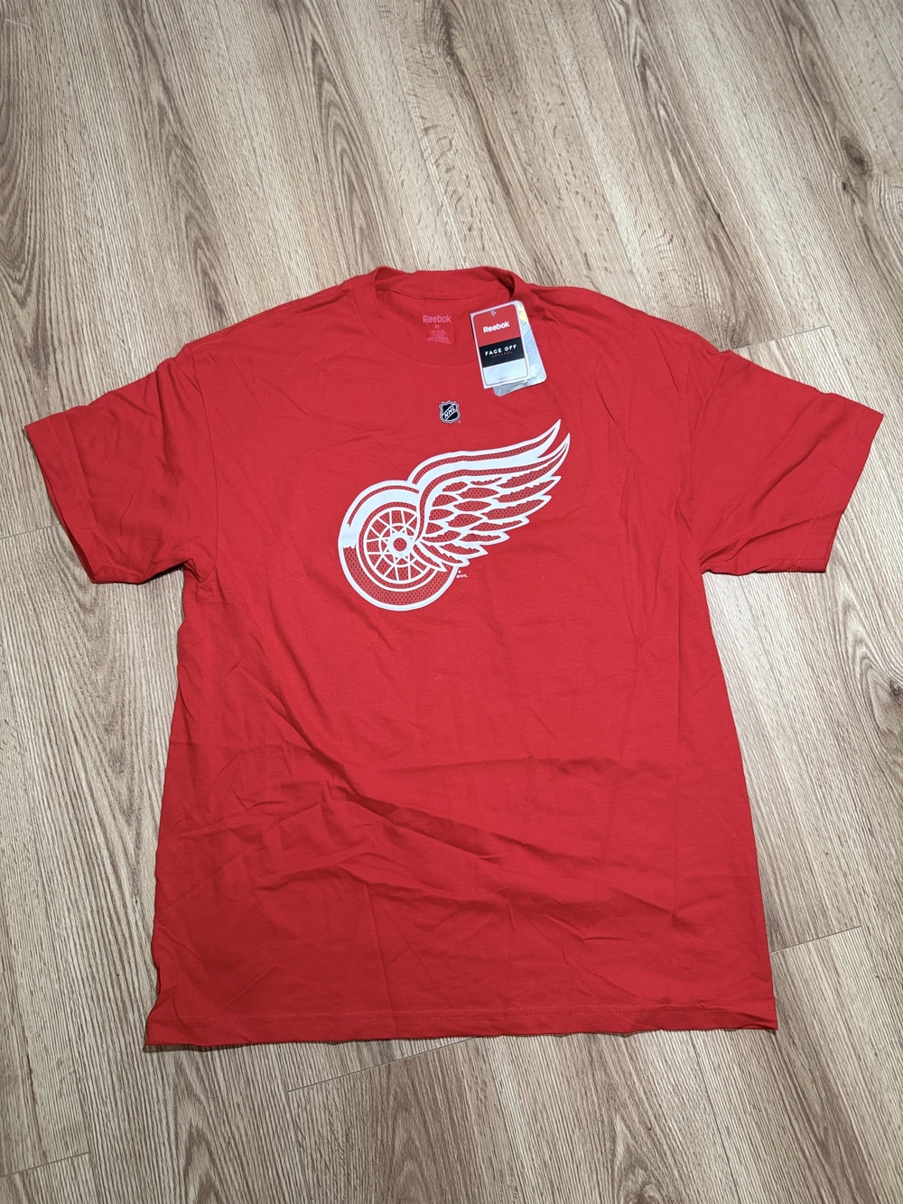 Reebok Red Detroit Wings Logo Men's Short Sleeve Tee